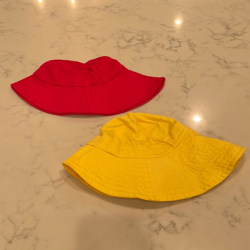 Size M (kids 4-6) (x2) Hanna Andersson Bucket Hats